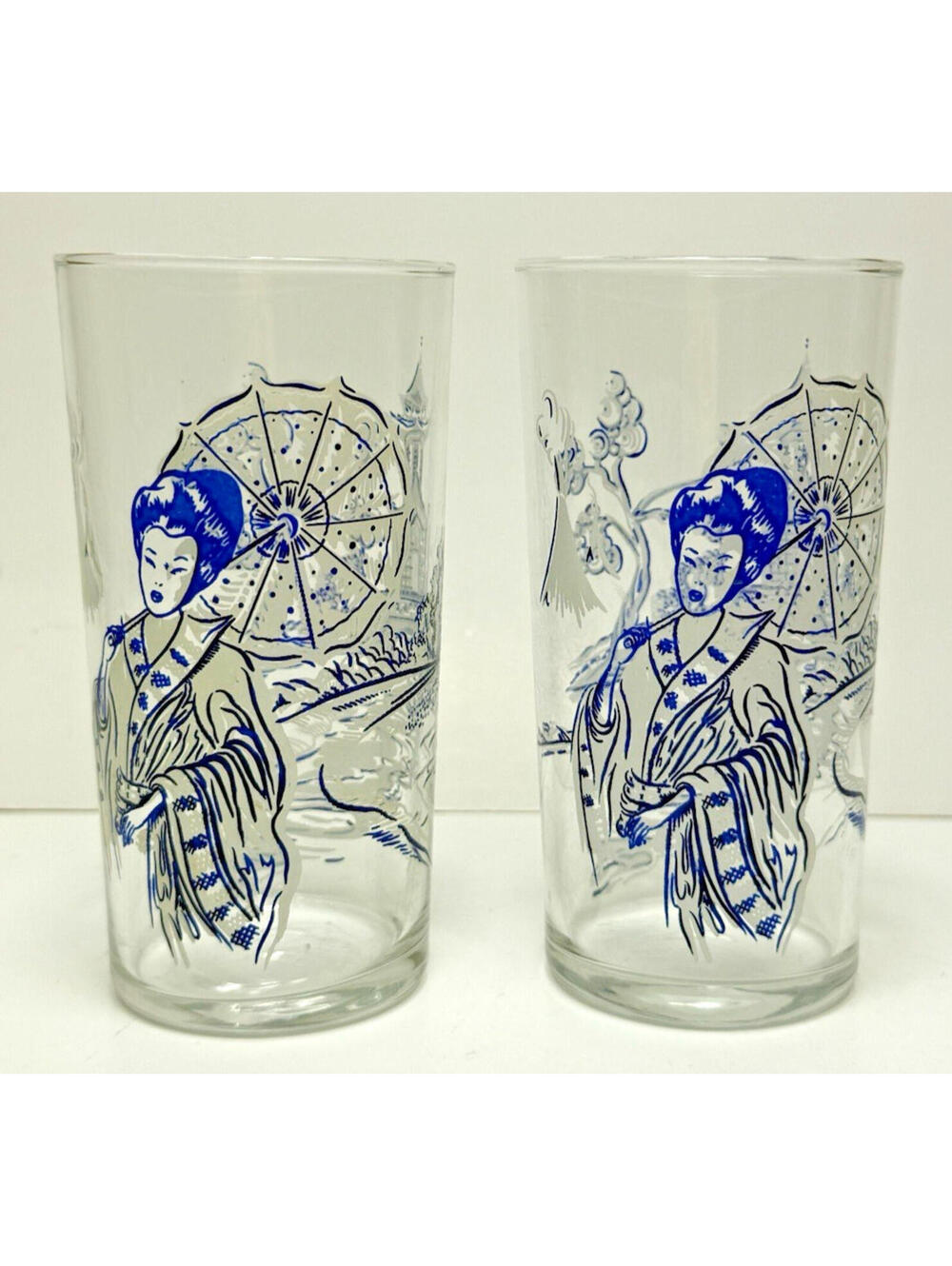 Vtg Blue Willow Glass Tumblers Set 2 READ Asian Style Woman Umbrella Clear